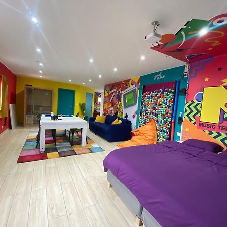Capsule 90'S - Balneo - Sauna - Flipper - Billard - Netflix - Nintendo Switch & Jeux - Mons Exteriör bild