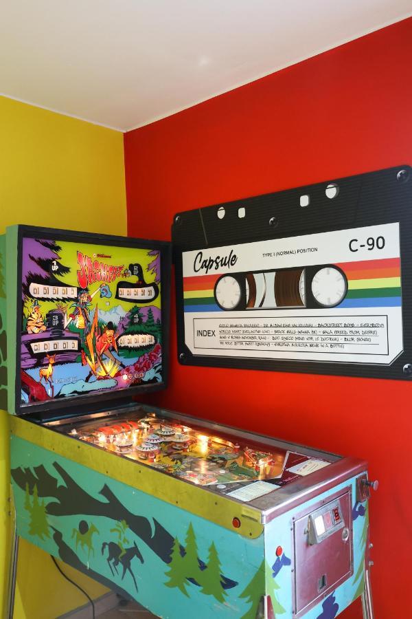 Capsule 90'S - Balneo - Sauna - Flipper - Billard - Netflix - Nintendo Switch & Jeux - Mons Exteriör bild