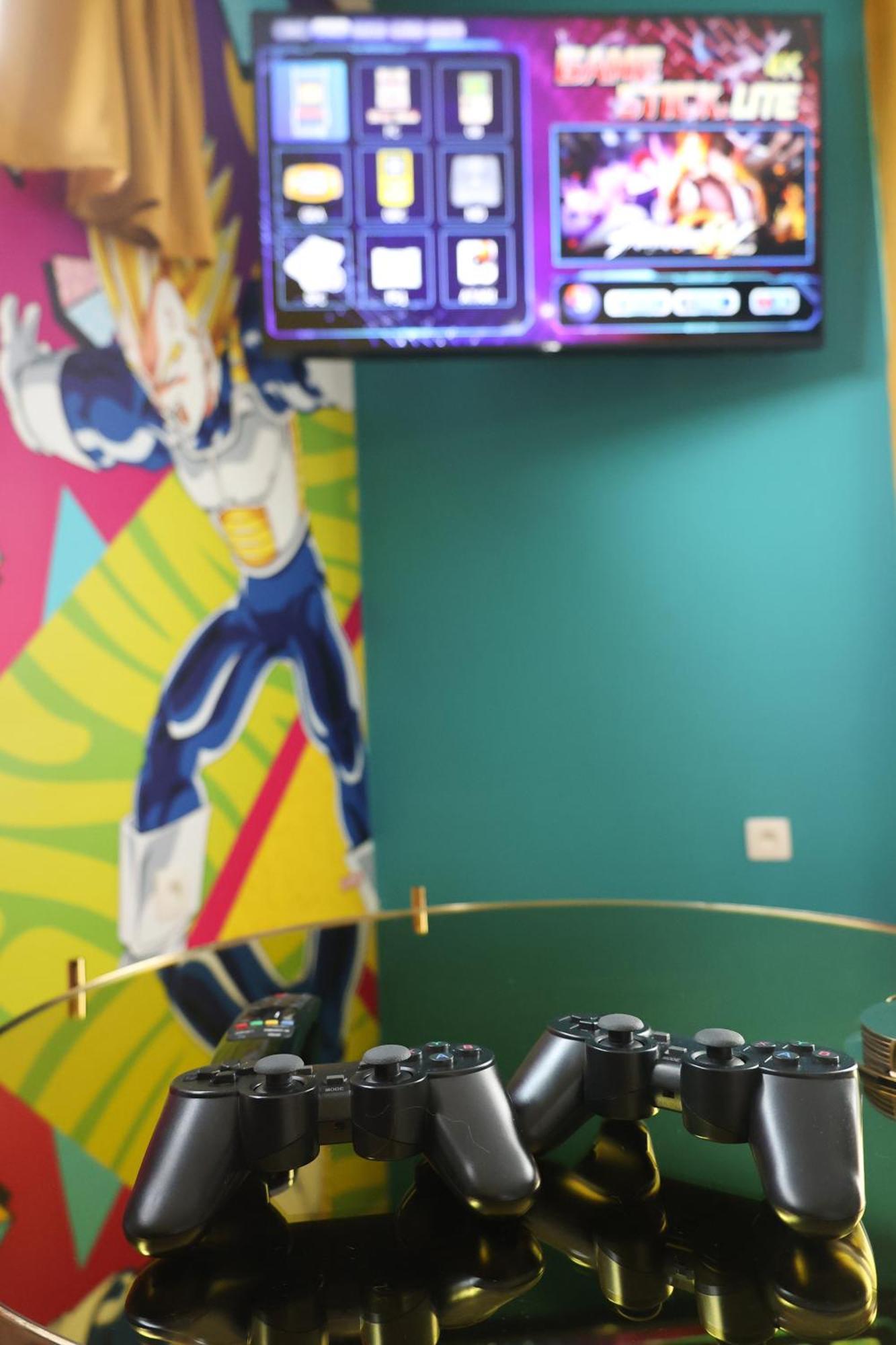 Capsule 90'S - Balneo - Sauna - Flipper - Billard - Netflix - Nintendo Switch & Jeux - Mons Exteriör bild