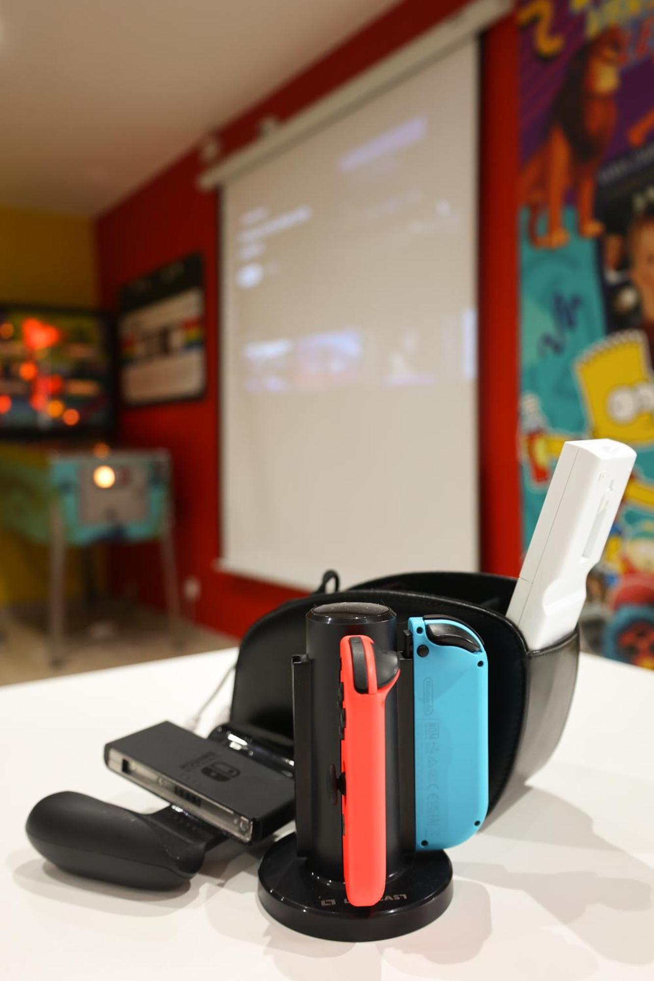 Capsule 90'S - Balneo - Sauna - Flipper - Billard - Netflix - Nintendo Switch & Jeux - Mons Exteriör bild